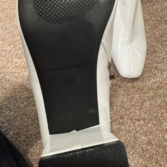 Ankle booties - Picture 3 of 3